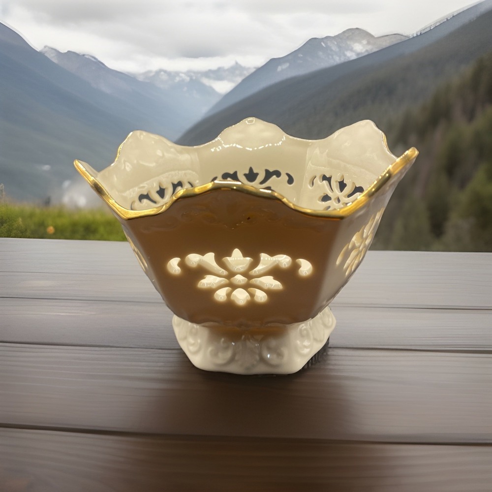 Lenox  Langtry Pierced Ivory‎ 24K Gold Trim Footed Bowl Original 7"